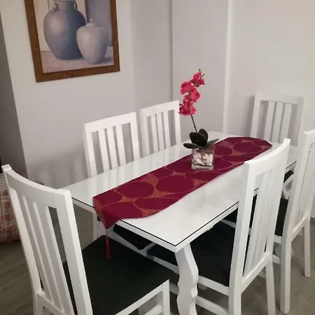 Piso Primera Linea De Playa En Recien Reformado * Fuengirola