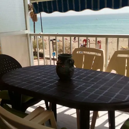 Apartment Piso Primera Linea De Playa En Recien Reformado