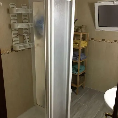 Piso Primera Linea De Playa En Recien Reformado * Fuengirola